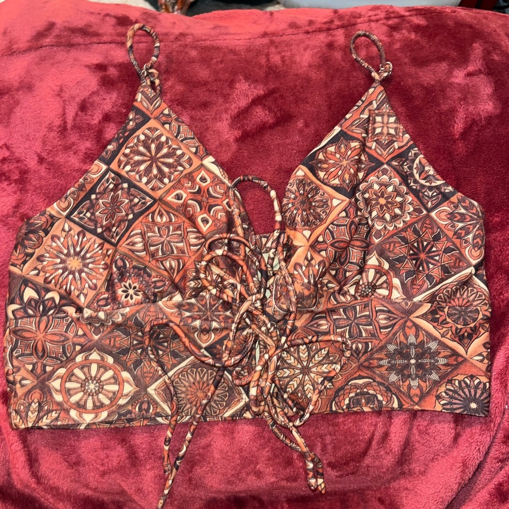 NWOT CIDER Geometric Print Tie-up Top
